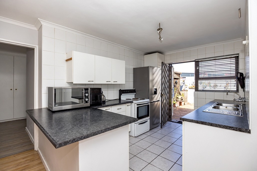 3 Bedroom Property for Sale in Claremont Western Cape